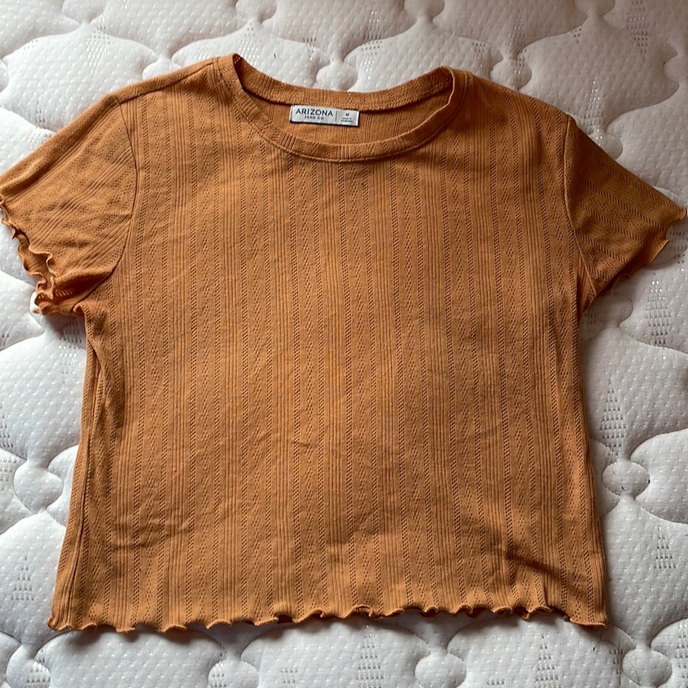 Medium Arizona Jean Co Orange Lettuce-Edged Crop Tee